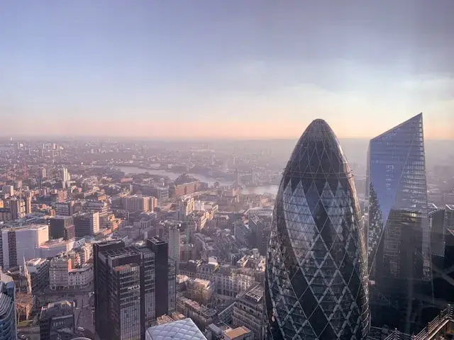 CoreWeave se extinde în Europa cu noul sediu din Londra și planuri pentru centre de date din Marea Britanie