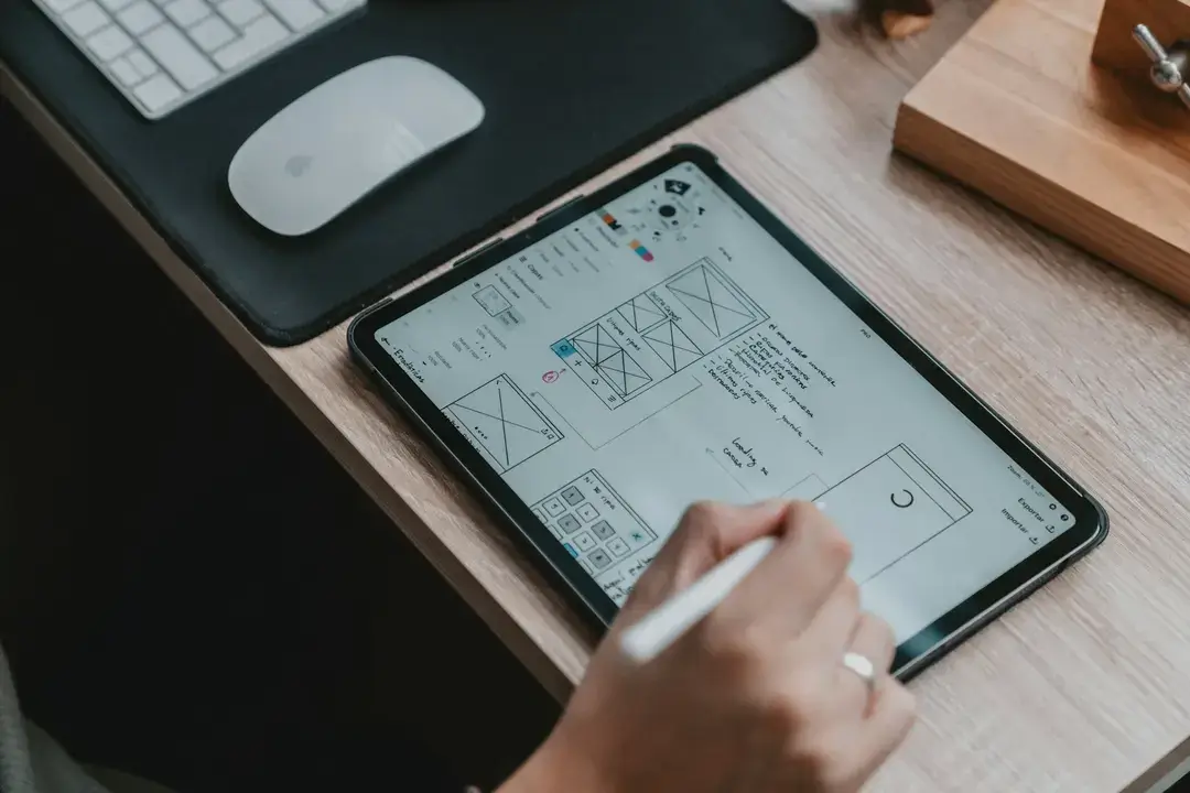 Lana eta ikaskuntza orekatzea: lanaldi partzialeko UX/UI ikastaroak