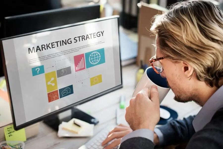 Intrarea în marketingul digital: un ghid pentru începători pentru succes în 2024