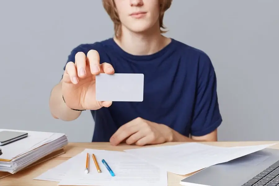 Ultimativ guide til at få et studie-id-kort i Storbritannien